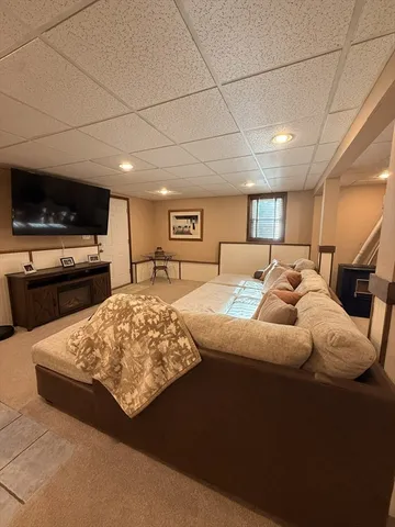 $629,900 | 8 Longview Avenue, Webster, MA 01570