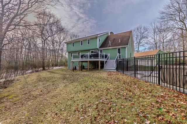 $629,900 | 8 Longview Avenue, Webster, MA 01570