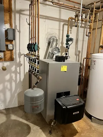 $629,900 | 8 Longview Avenue, Webster, MA 01570