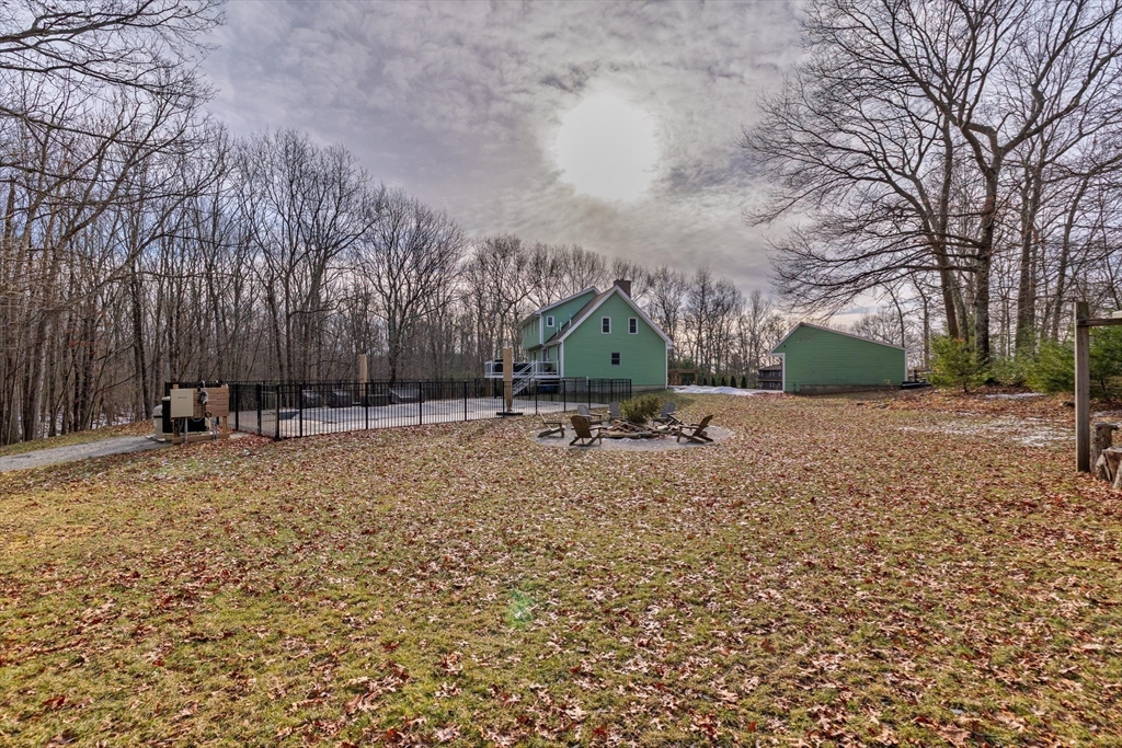 8 Longview Avenue Webster, MA 01570 - Photo 34 of 41