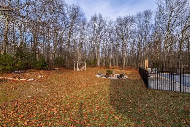 $629,900 | 8 Longview Avenue, Webster, MA 01570