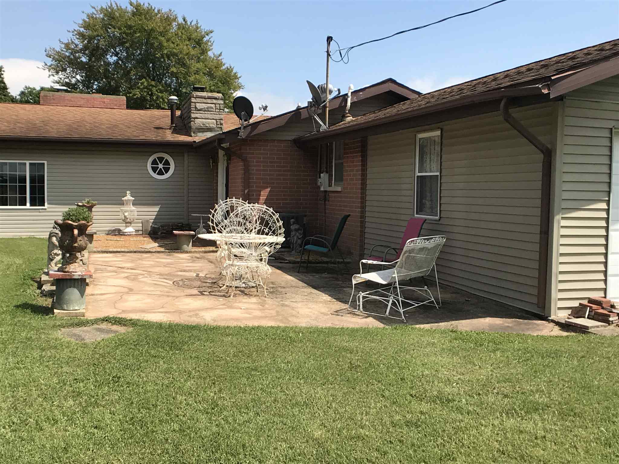 3325 Raleigh Road Eldorado, IL 62930 - Photo 5 of 26