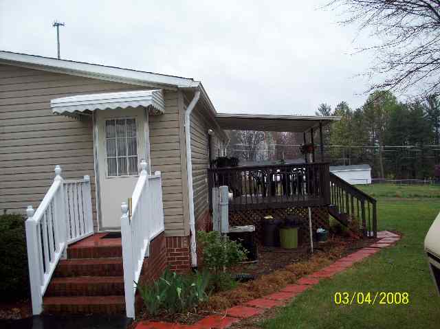 1632 South McElhaney Road Greer, SC 29651 - Photo 2 of 11 Gallery Image 2