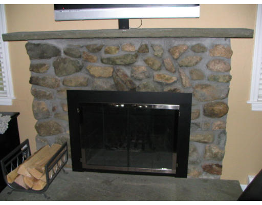 9 Old Mill Road Norfolk, MA 02056 - Photo 7 of 17 Gallery Image 7