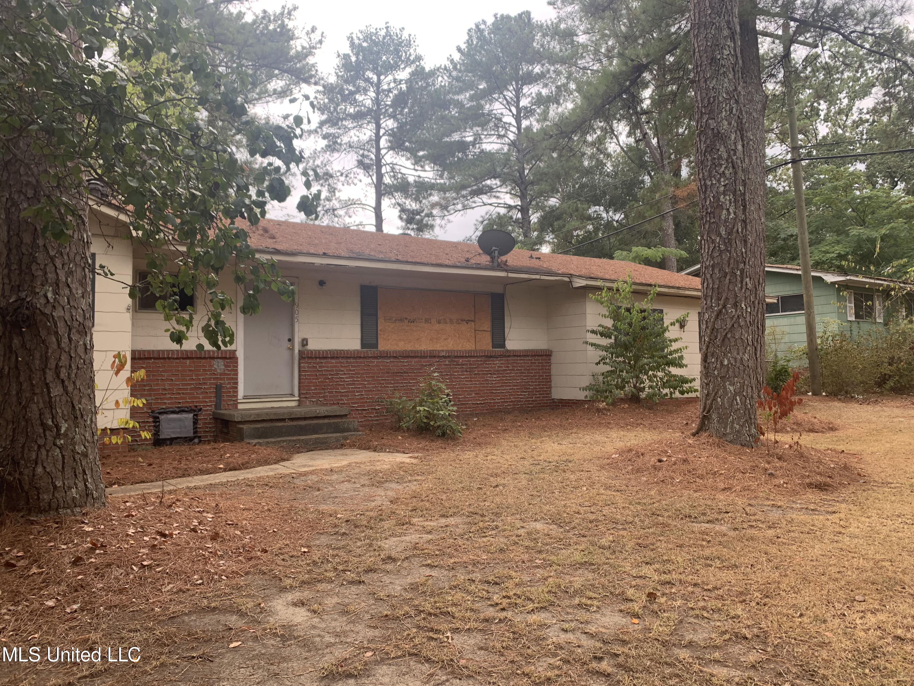 905 Raymond Road Jackson, MS 39204 - Photo 2 of 8 IMG_4118