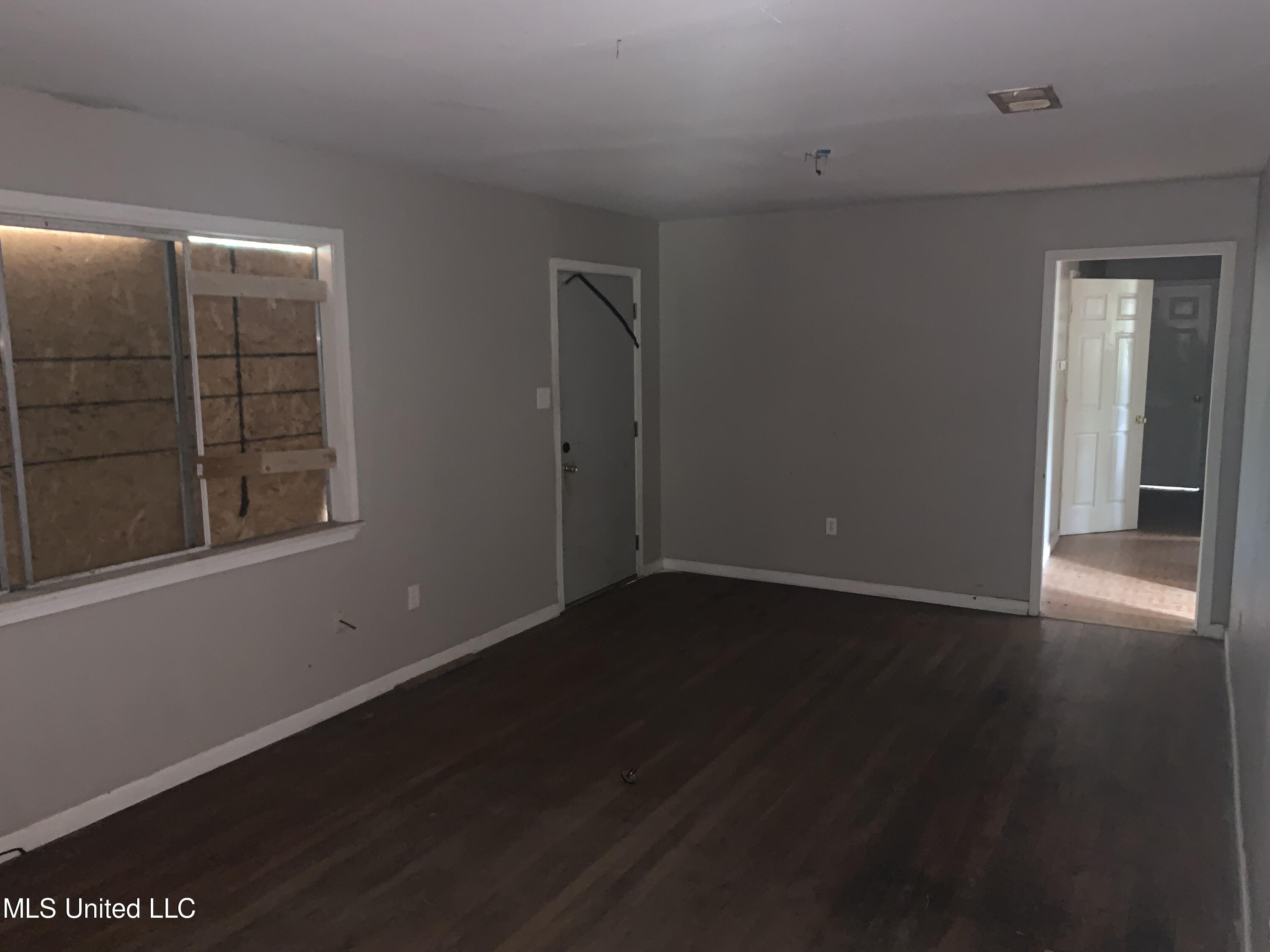 905 Raymond Road Jackson, MS 39204 - Photo 7 of 8 IMG_4122
