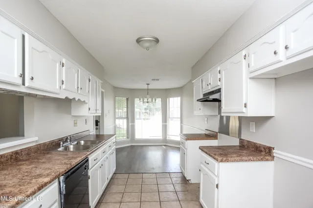 $1,655 | 10662 Oak Leaf Drive, Olive Branch, MS 38654