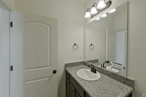 $1,695 | 121 Salvat Drive, Lafayette, LA 70507