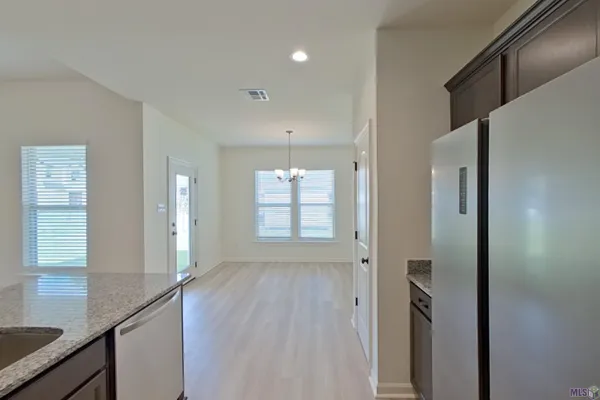 $1,695 | 121 Salvat Drive, Lafayette, LA 70507