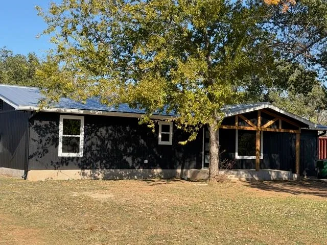 $450,000 | 903 Flag Creek Drive, Llano, TX 78643