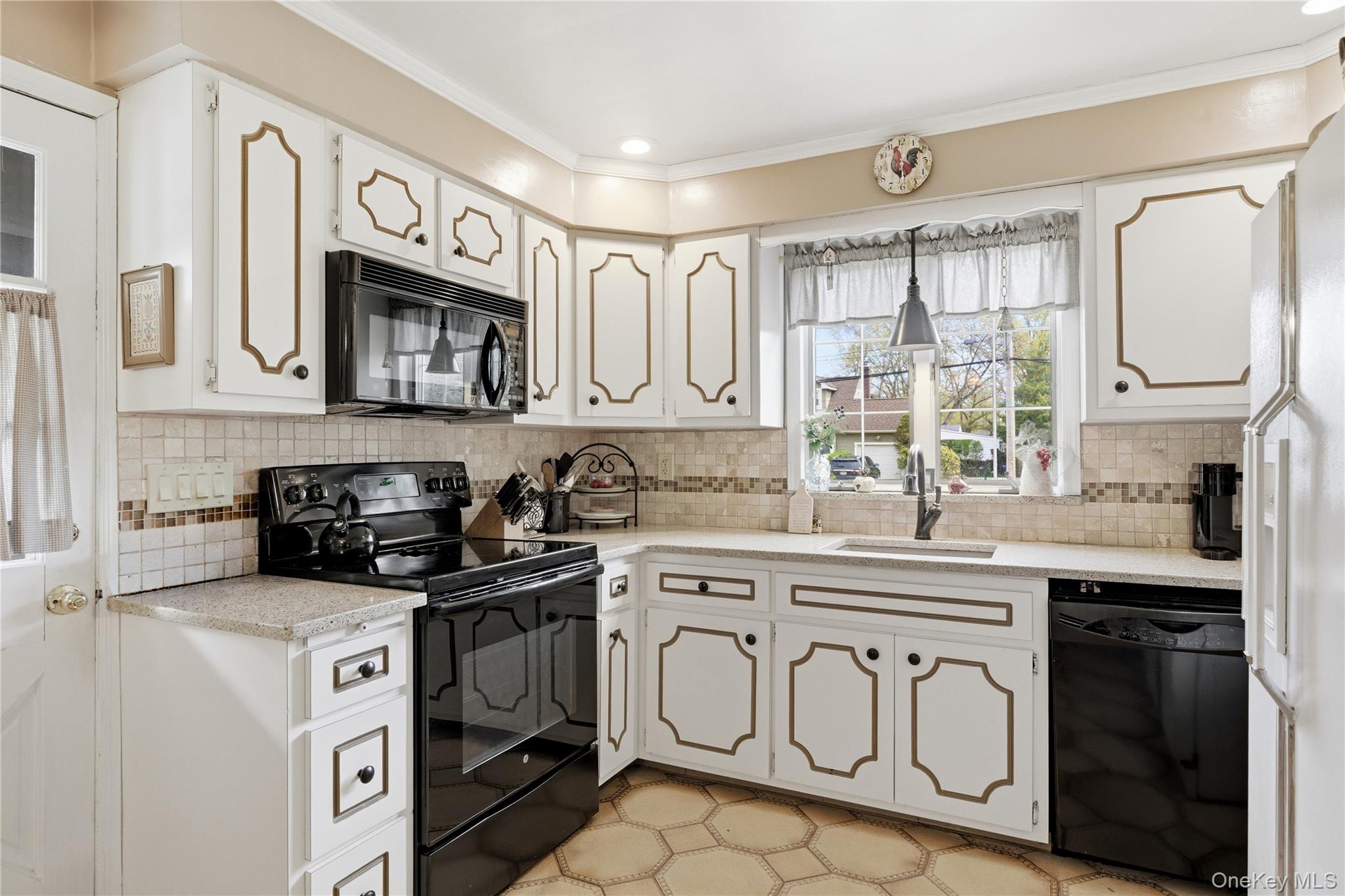 56 Wood Avenue Amityville, NY 11701 - Photo 17 of 45