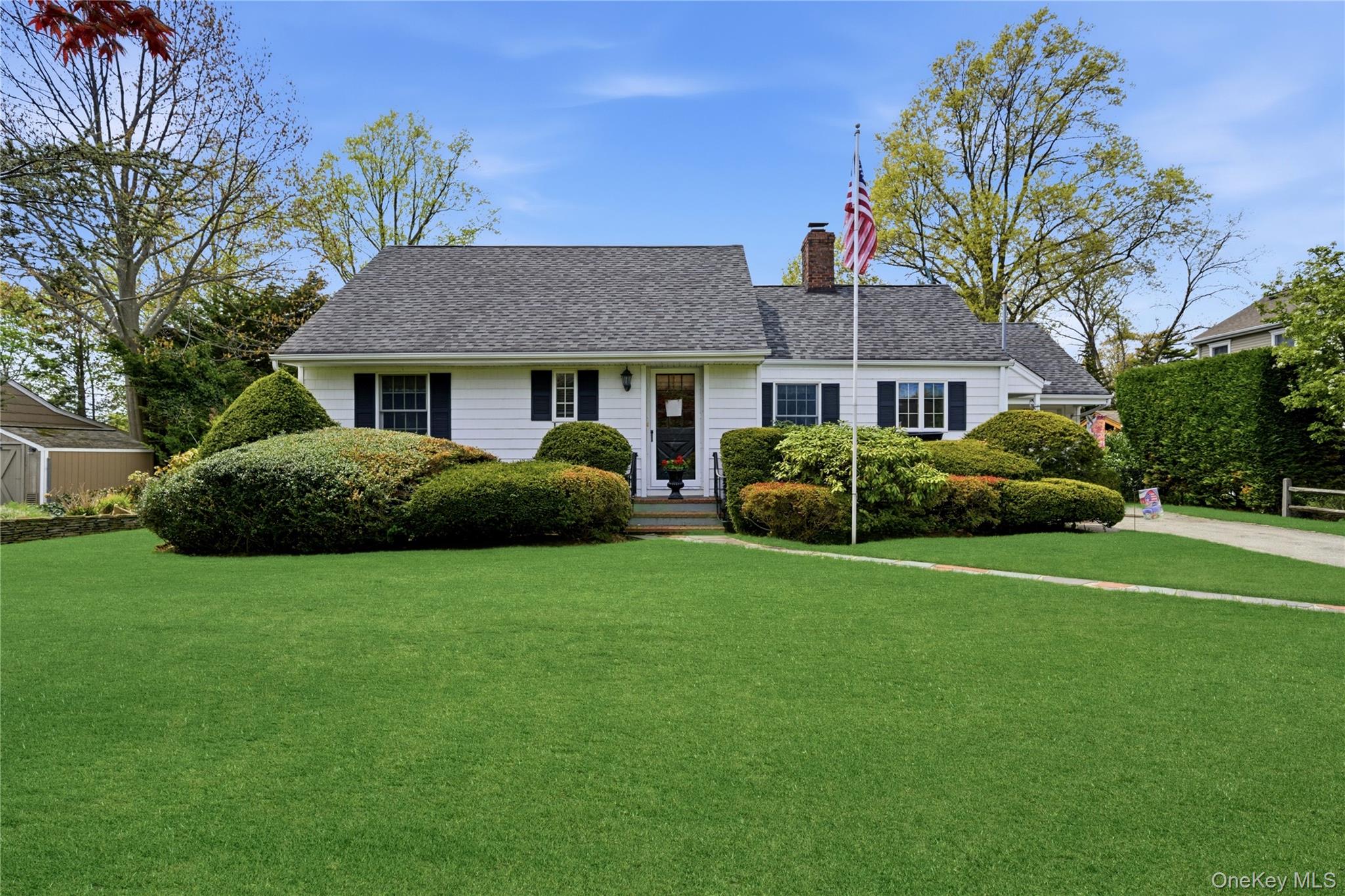 56 Wood Avenue Amityville, NY 11701 - Photo 3 of 45