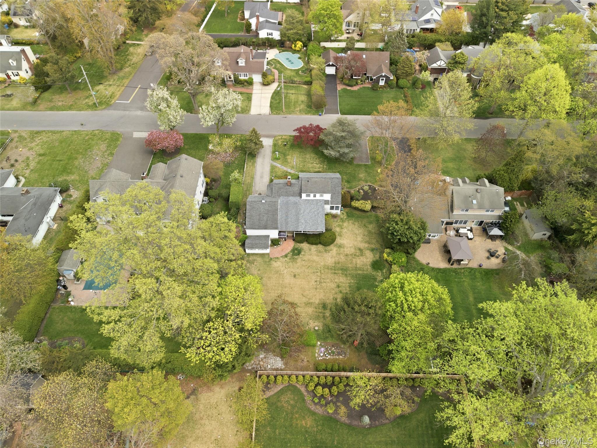 56 Wood Avenue Amityville, NY 11701 - Photo 38 of 45
