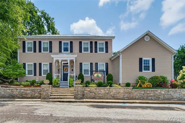 $825,000 | 5596 Walnut Street, Augusta, MO 63332