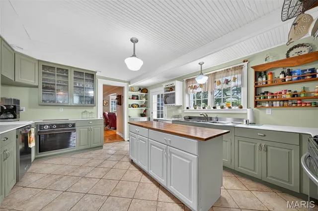 $825,000 | 5596 Walnut Street, Augusta, MO 63332