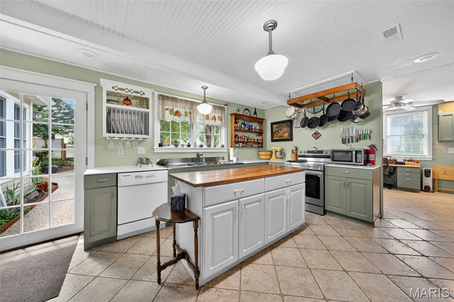 $825,000 | 5596 Walnut Street, Augusta, MO 63332