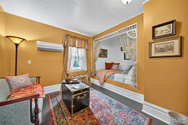 $825,000 | 5596 Walnut Street, Augusta, MO 63332