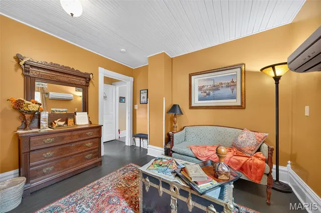 $825,000 | 5596 Walnut Street, Augusta, MO 63332