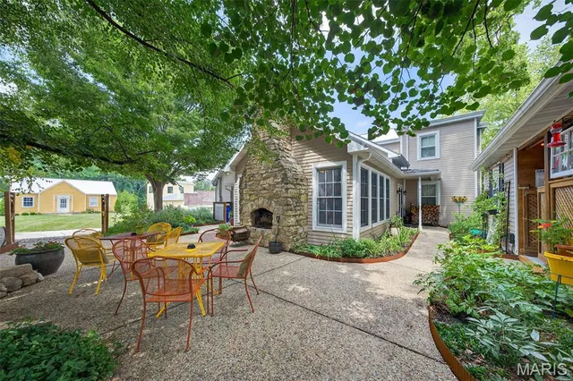 $825,000 | 5596 Walnut Street, Augusta, MO 63332