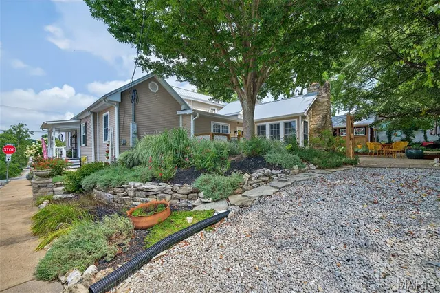 $825,000 | 5596 Walnut Street, Augusta, MO 63332