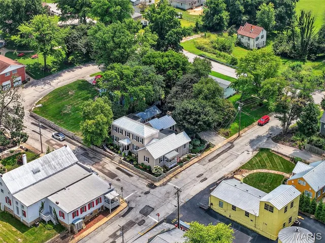 $825,000 | 5596 Walnut Street, Augusta, MO 63332