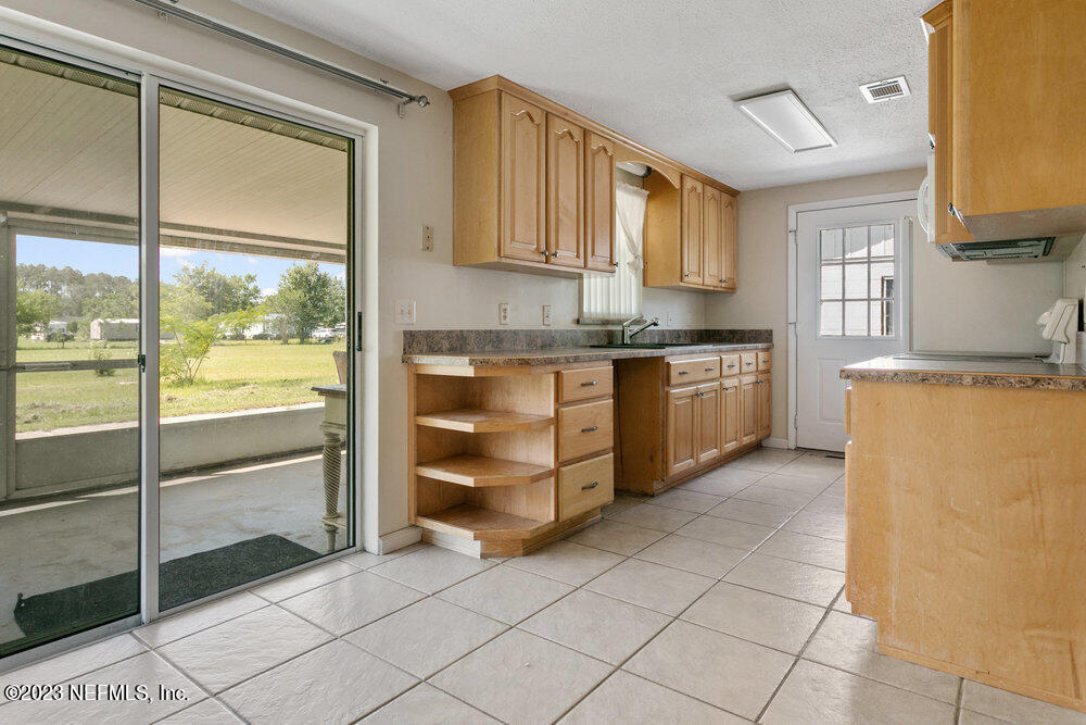 3018 Ruddy Lane Middleburg, FL 32068 - Photo 19 of 34 017_3018_ruddy_ln_17