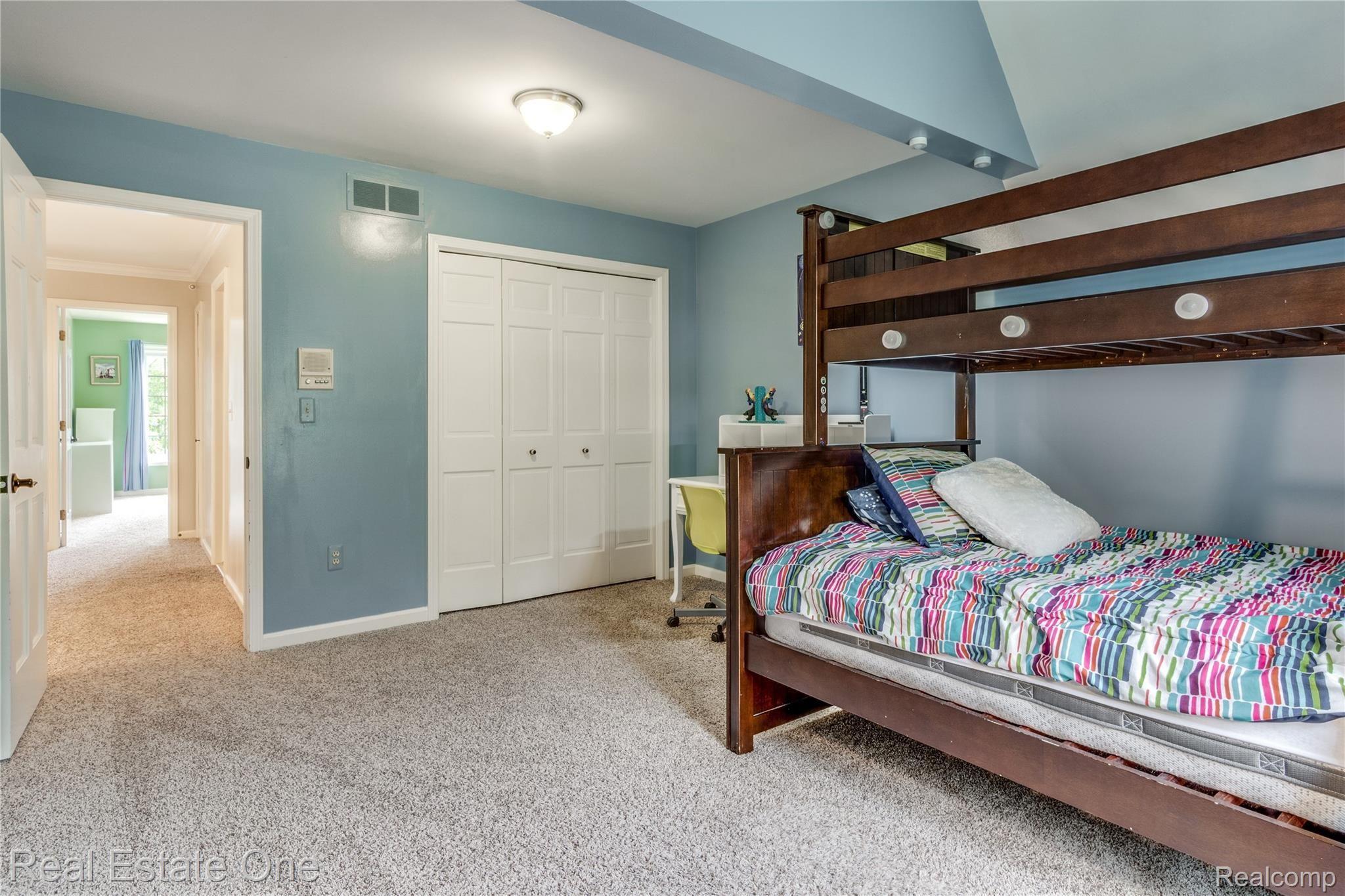 2802 Eagle Drive Rochester, MI 48309 - Photo 41 of 78 Interiors (38 of 69).jpg