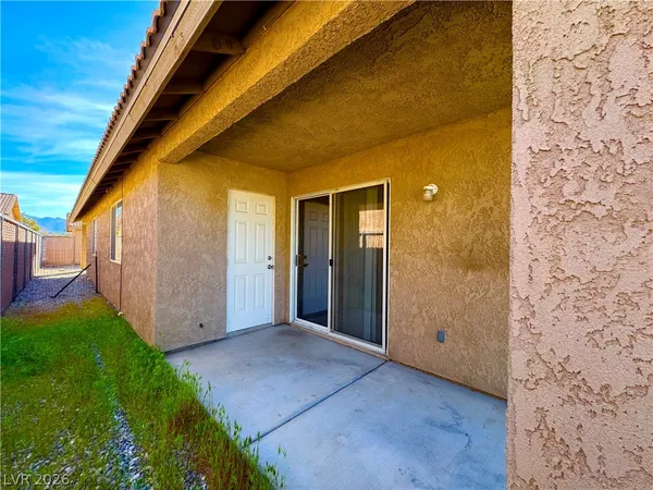 $1,095 | 1360 Pocahontas Avenue, Unit B, Pahrump, NV 89048