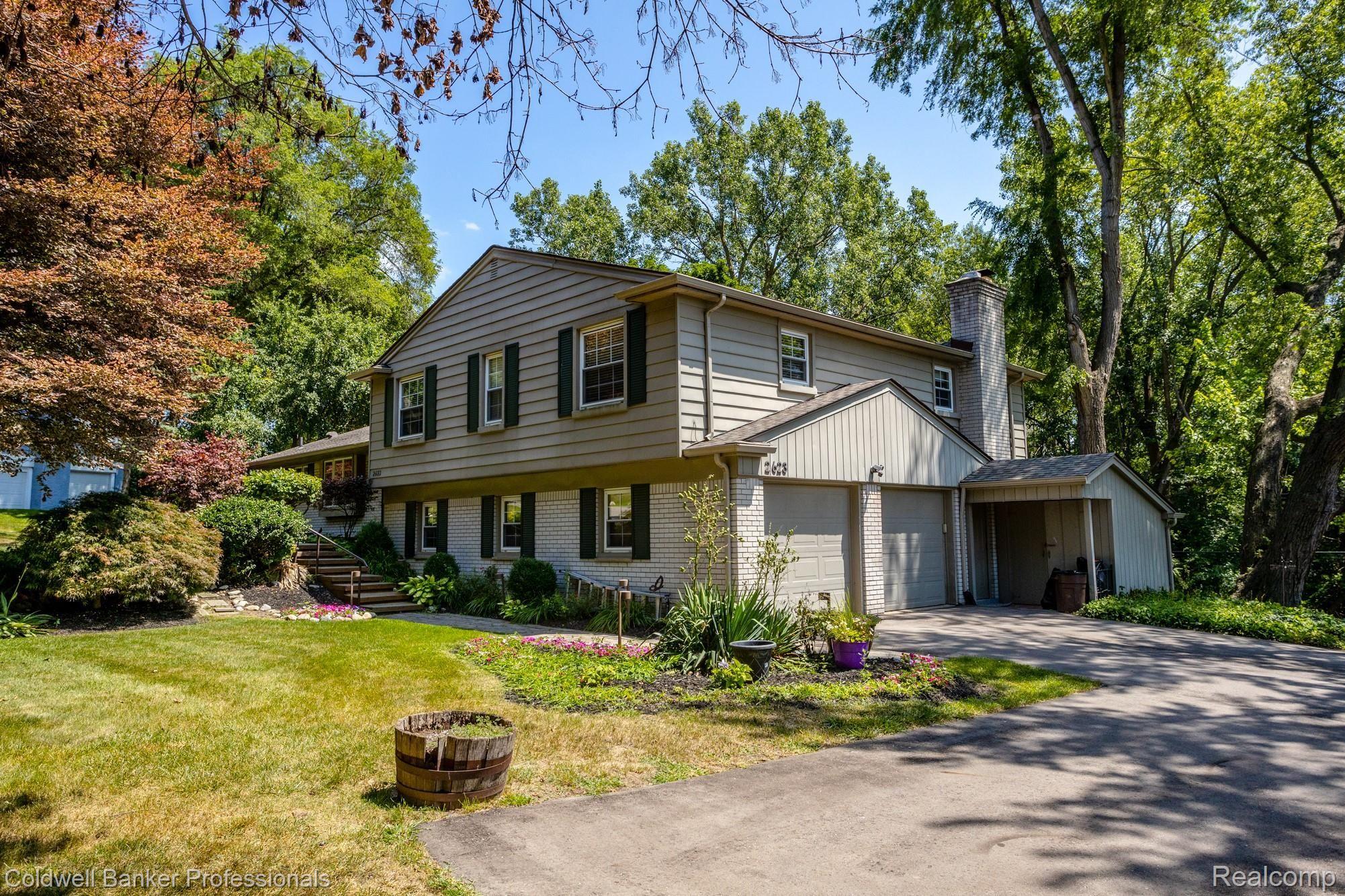 2623 Worcester Road West Bloomfield, MI 48323 - Photo 19 of 68 2623 Worcester S025.jpg