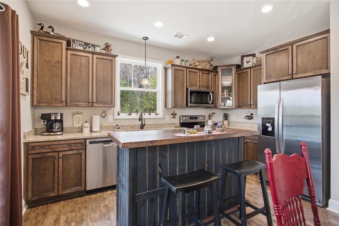 116 Wren Road Mountain Rest, SC 29664 - Photo 8 of 38