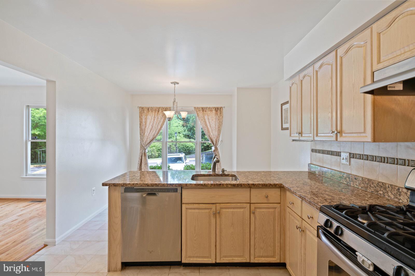 7271 Olde Lantern Way Springfield, VA 22152 - Photo 18 of 44 Gallery Image 18