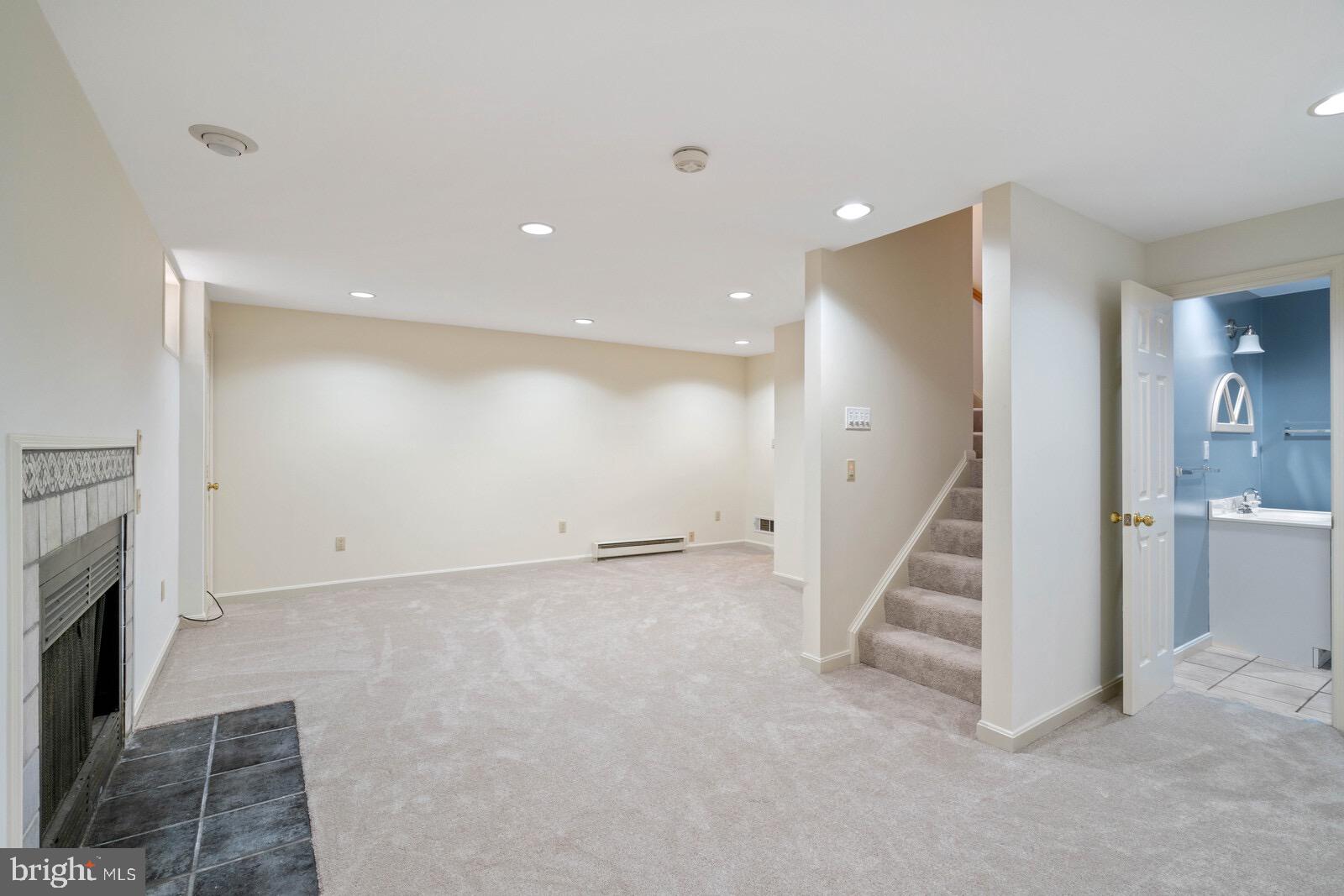 7271 Olde Lantern Way Springfield, VA 22152 - Photo 39 of 44 Great Space with Full Bath