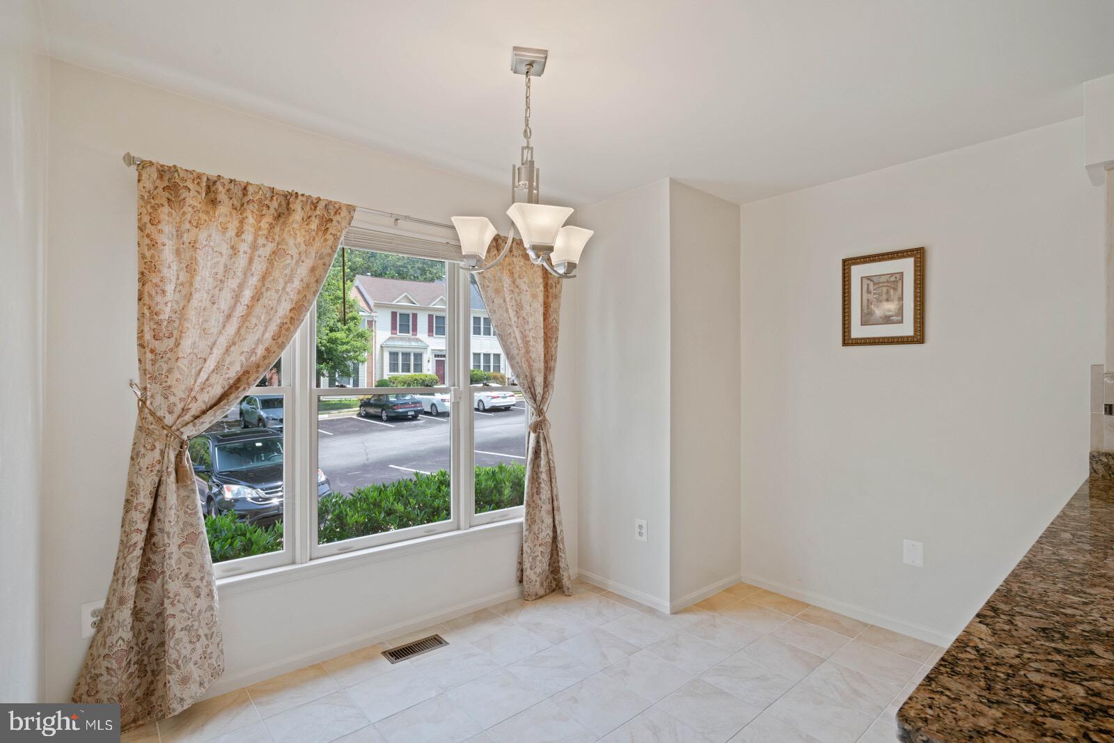 7271 Olde Lantern Way Springfield, VA 22152 - Photo 10 of 44 Breakfast Area