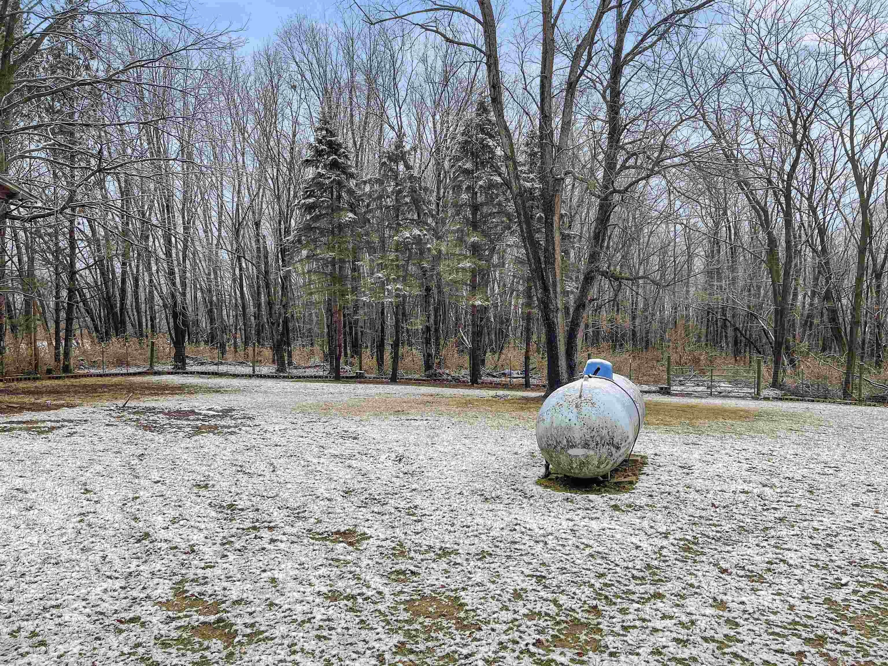 6872 Safford Road Rockford, IL 61101 - Photo 25 of 25 a backyard of a house with lots of green space