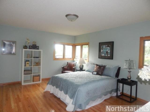 1016 Douglas Road Mendota Heights, MN 55118 - Photo 5 of 7 Gallery Image 5