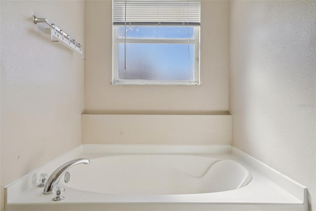 739 Sterling Spring Road Orlando, FL 32828 - Photo 11 of 32