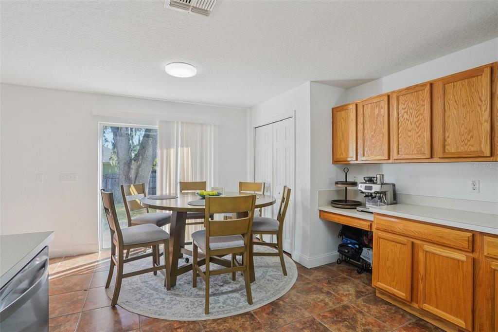 739 Sterling Spring Road Orlando, FL 32828 - Photo 5 of 32