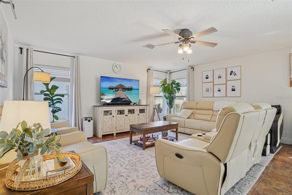 739 Sterling Spring Road Orlando, FL 32828 - Photo 8 of 32