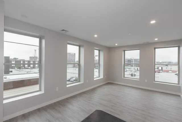 $1,900 | 540 Chestnut Street, Unit 11, Manchester, NH 03101