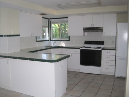 877 La Paloma Road Key Largo, FL 33037 - Photo 3 of 11 Kitchen