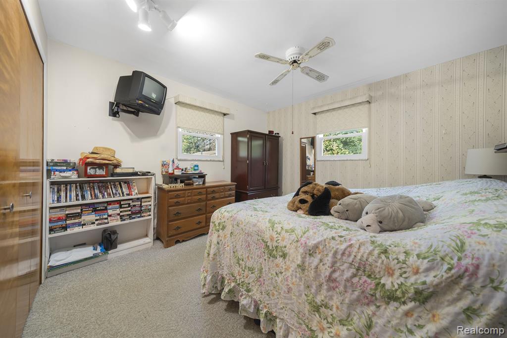 4209 Rural Street Waterford, MI 48329 - Photo 10 of 32 Gallery Image 10