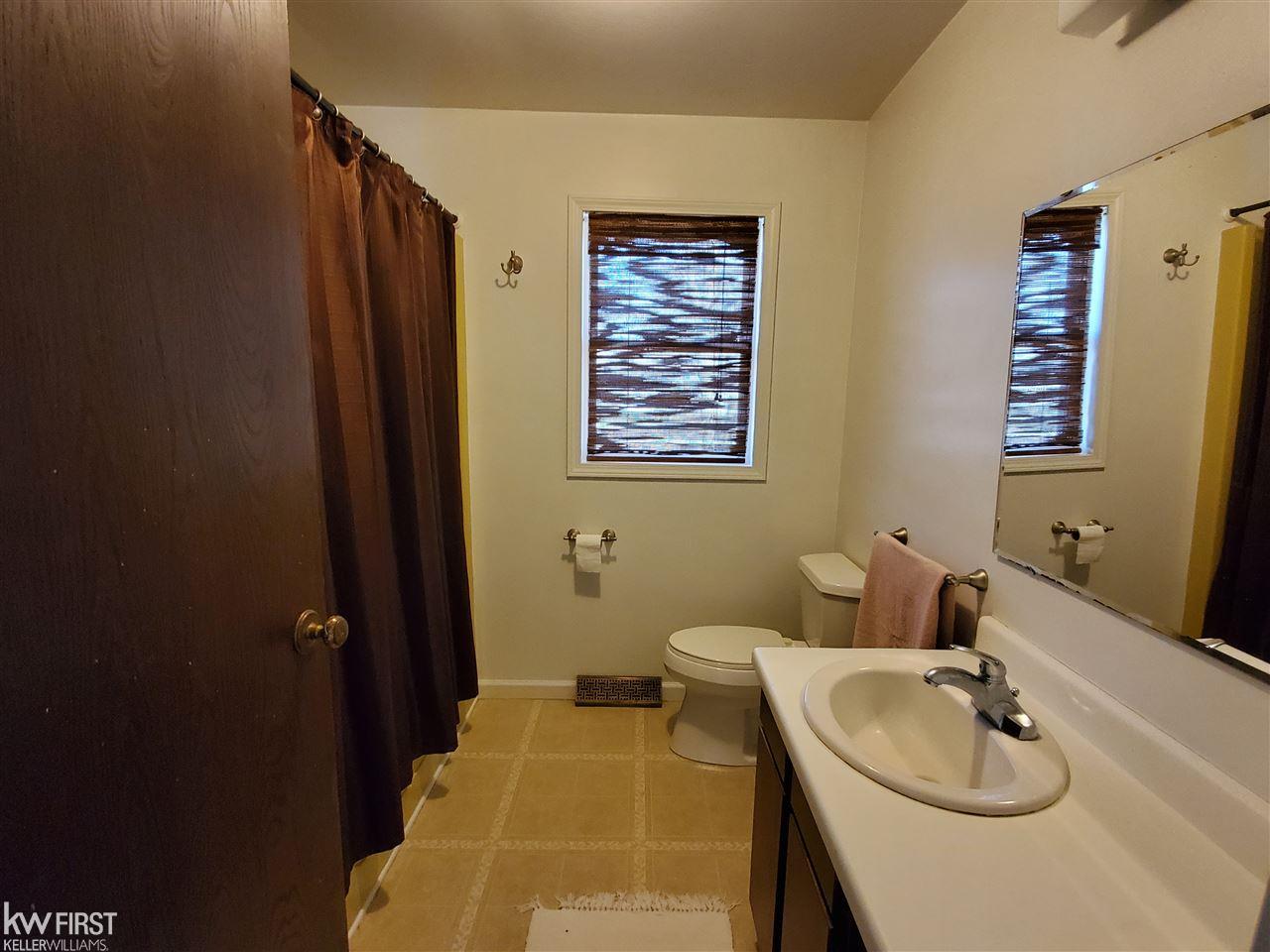8205 O'Connell Road Fenton, MI 48430 - Photo 8 of 28
