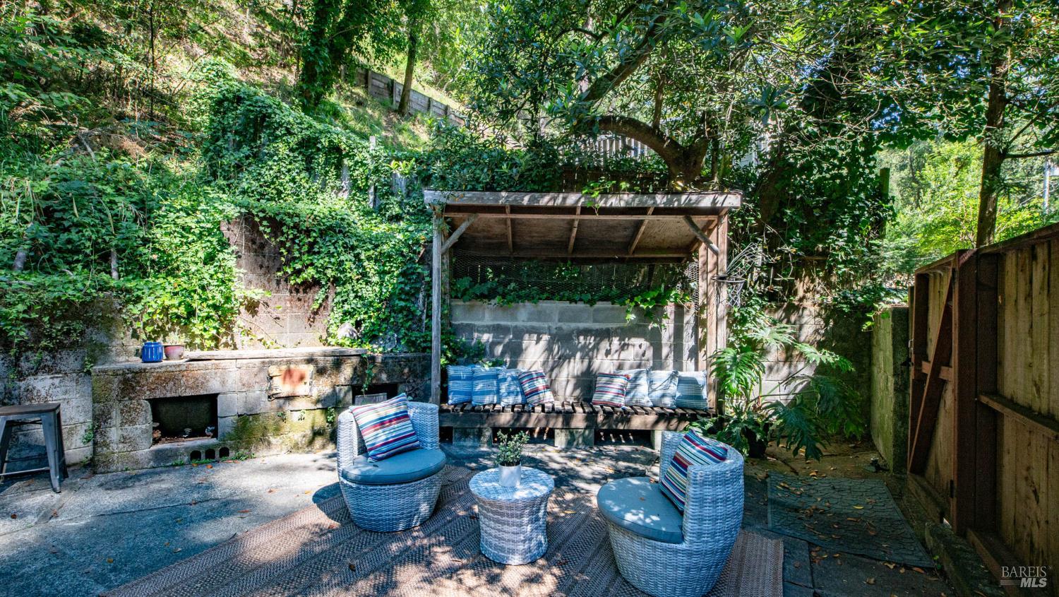 185 Tamal Road Forest Knolls, CA 94933 - Photo 11 of 41