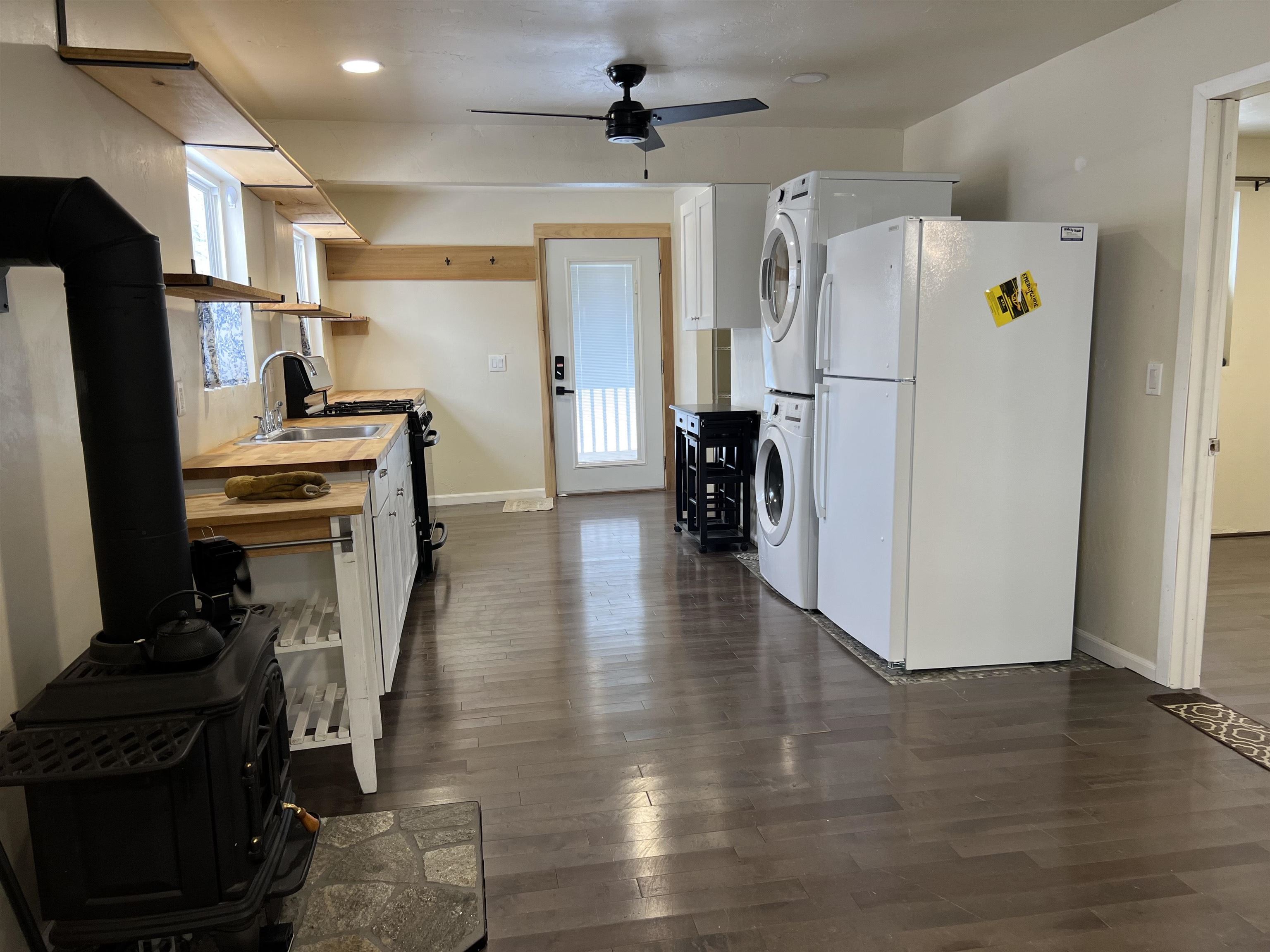 E1592 Murray Lane Waupaca, WI 54981 - Photo 6 of 14