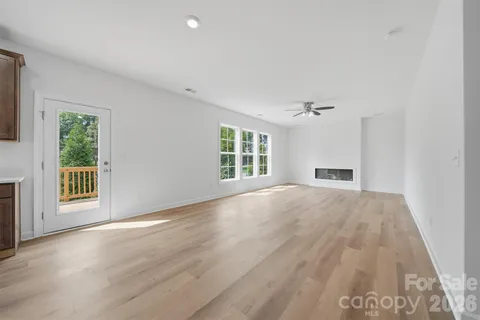 $649,900 | 1147 10th St Lane Northwest, Hickory, NC 28601