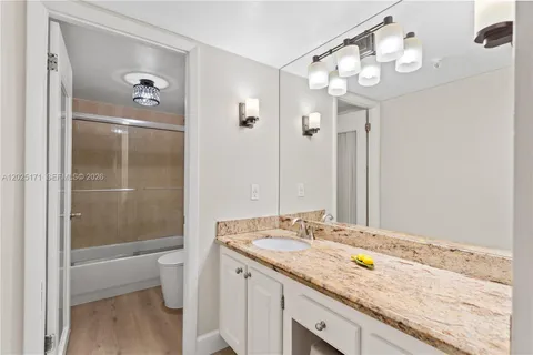 $285,000 | 671 Northeast 195th Street, Unit 121E, Miami, FL 33179