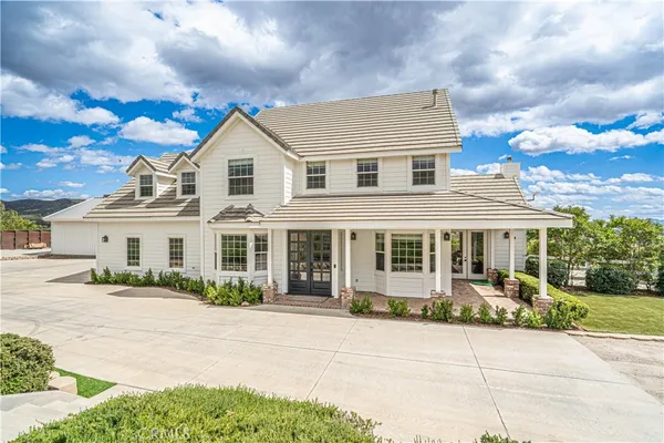 $1,795,000 | 9248 Hierba Road, Agua Dulce, CA 91390