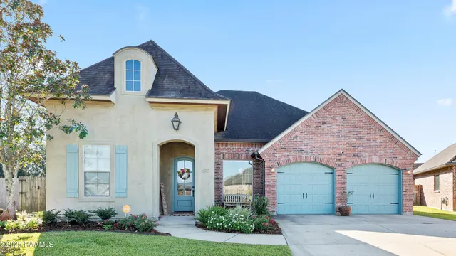 $295,000 | 813 Flambant Drive, Broussard, LA 70518