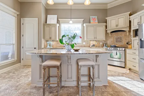 $295,000 | 813 Flambant Drive, Broussard, LA 70518