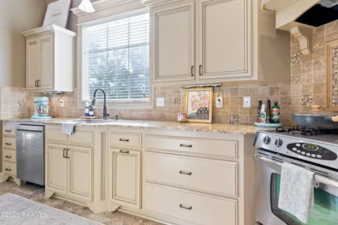 $295,000 | 813 Flambant Drive, Broussard, LA 70518